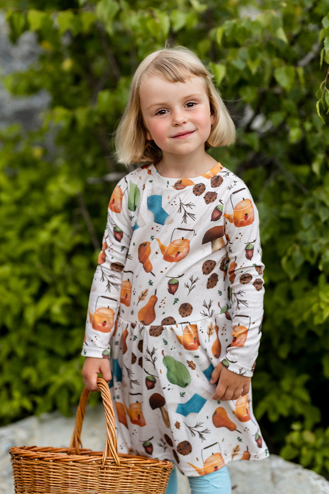 Penelope girl knitt dress with Ruffles