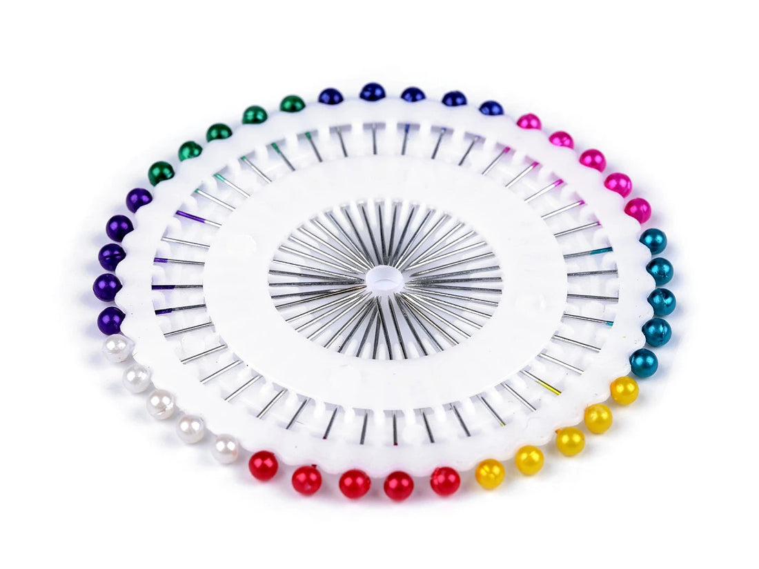 Špendlíky silnější pro tkaniny délka 37 cm na rozetě s barevnou hlavičkou