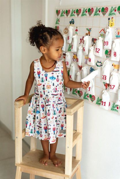 Střih na dětské šaty na traky "Sára" - 62 - 116 - Šibabi.cz