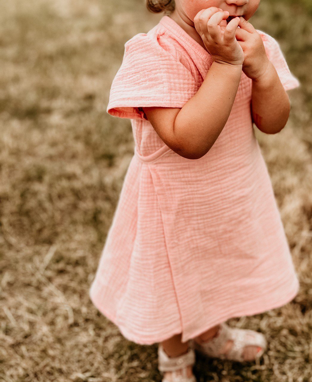 Střih na zavinovací dětské šaty " Chloe" - 56 - 140 - Šibabi.cz