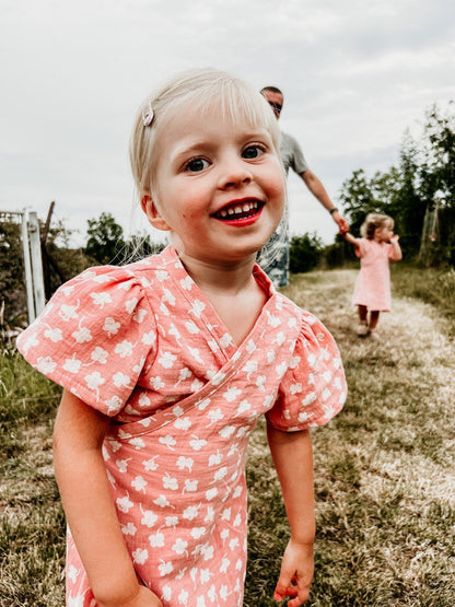 Střih na zavinovací dětské šaty " Chloe" - 56 - 140 - Šibabi.cz