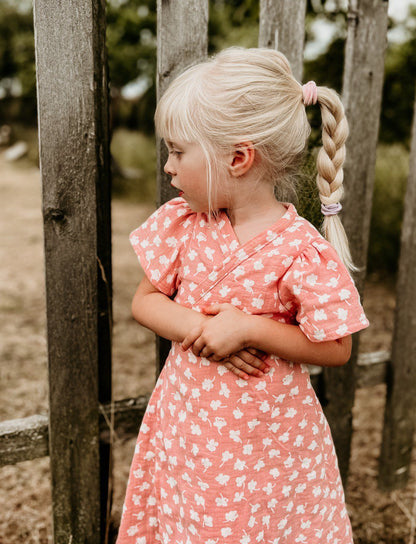 Střih na zavinovací dětské šaty " Chloe" - 56 - 140 - Šibabi.cz